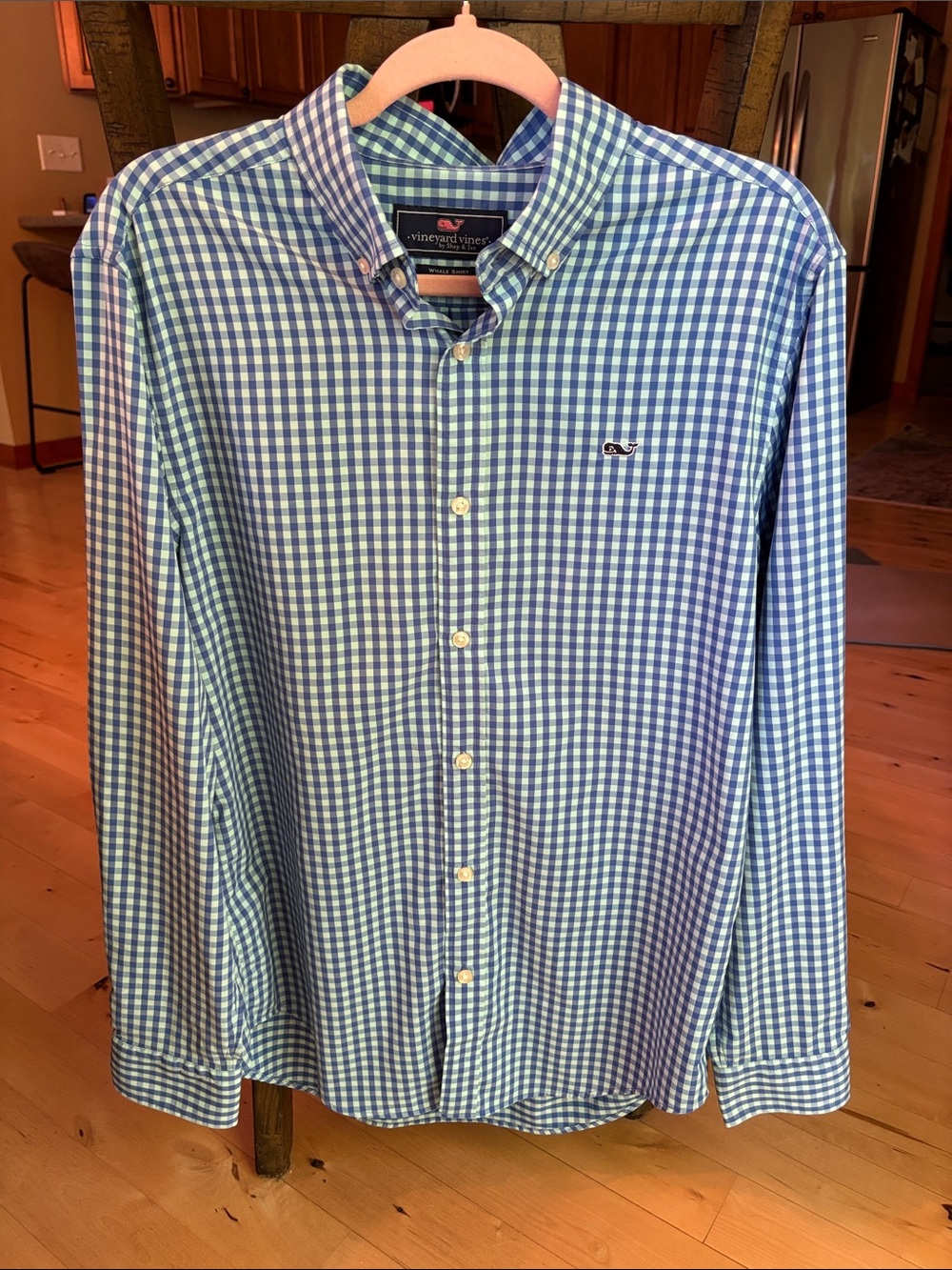 Men’s Vineyard Vines long sleeve whale dress shirt size M